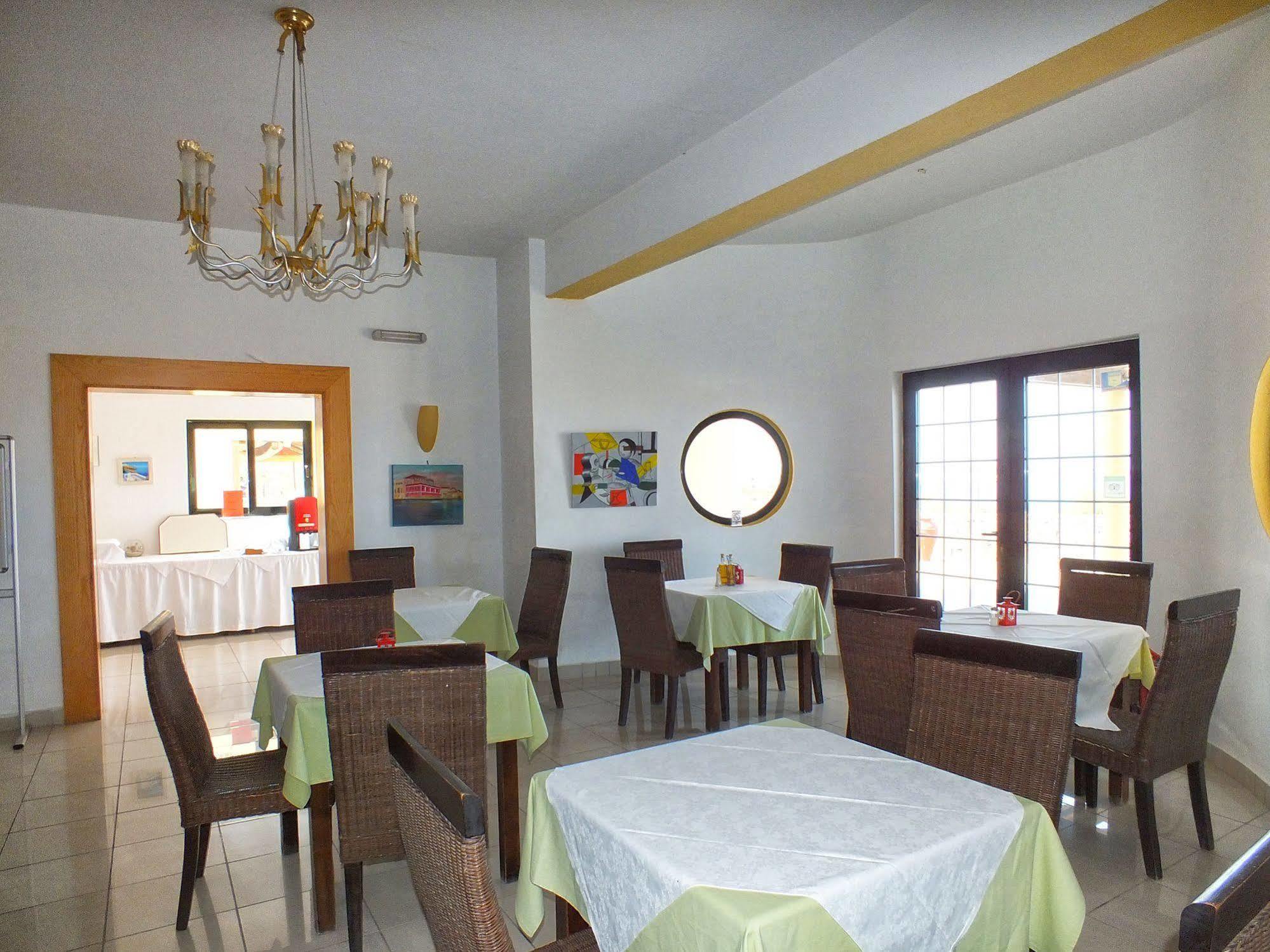 Golden Villas - Hotel Apartments & Villas Херсониссос Экстерьер фото