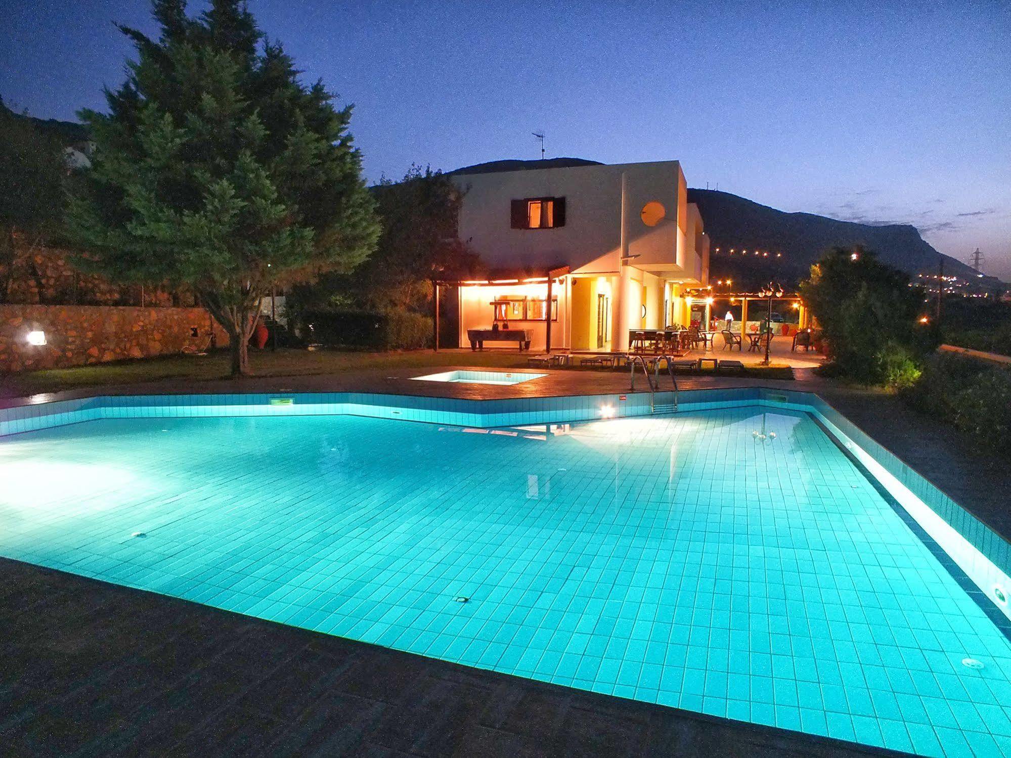 Golden Villas - Hotel Apartments & Villas Херсониссос Экстерьер фото