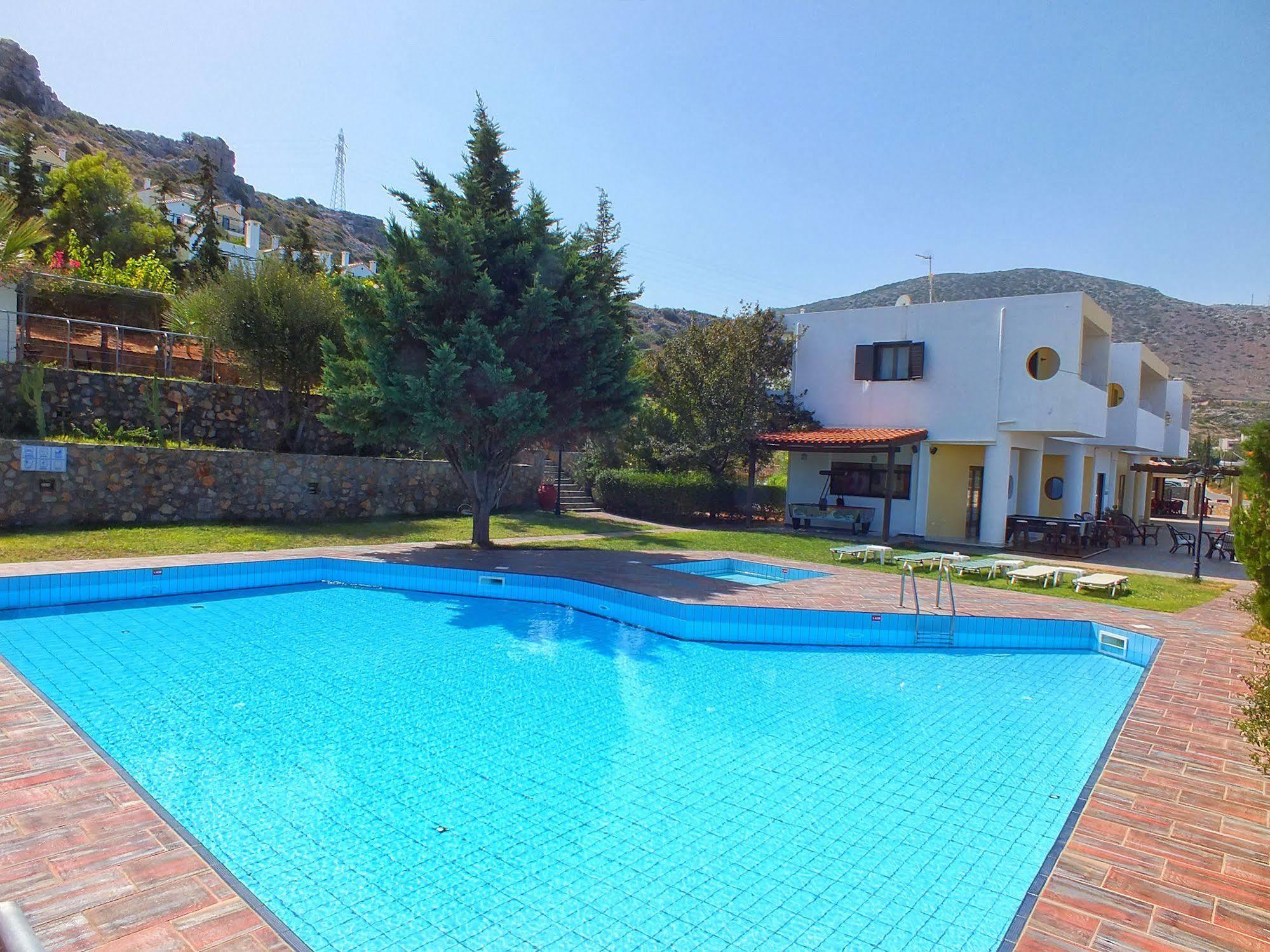 Golden Villas - Hotel Apartments & Villas Херсониссос Экстерьер фото